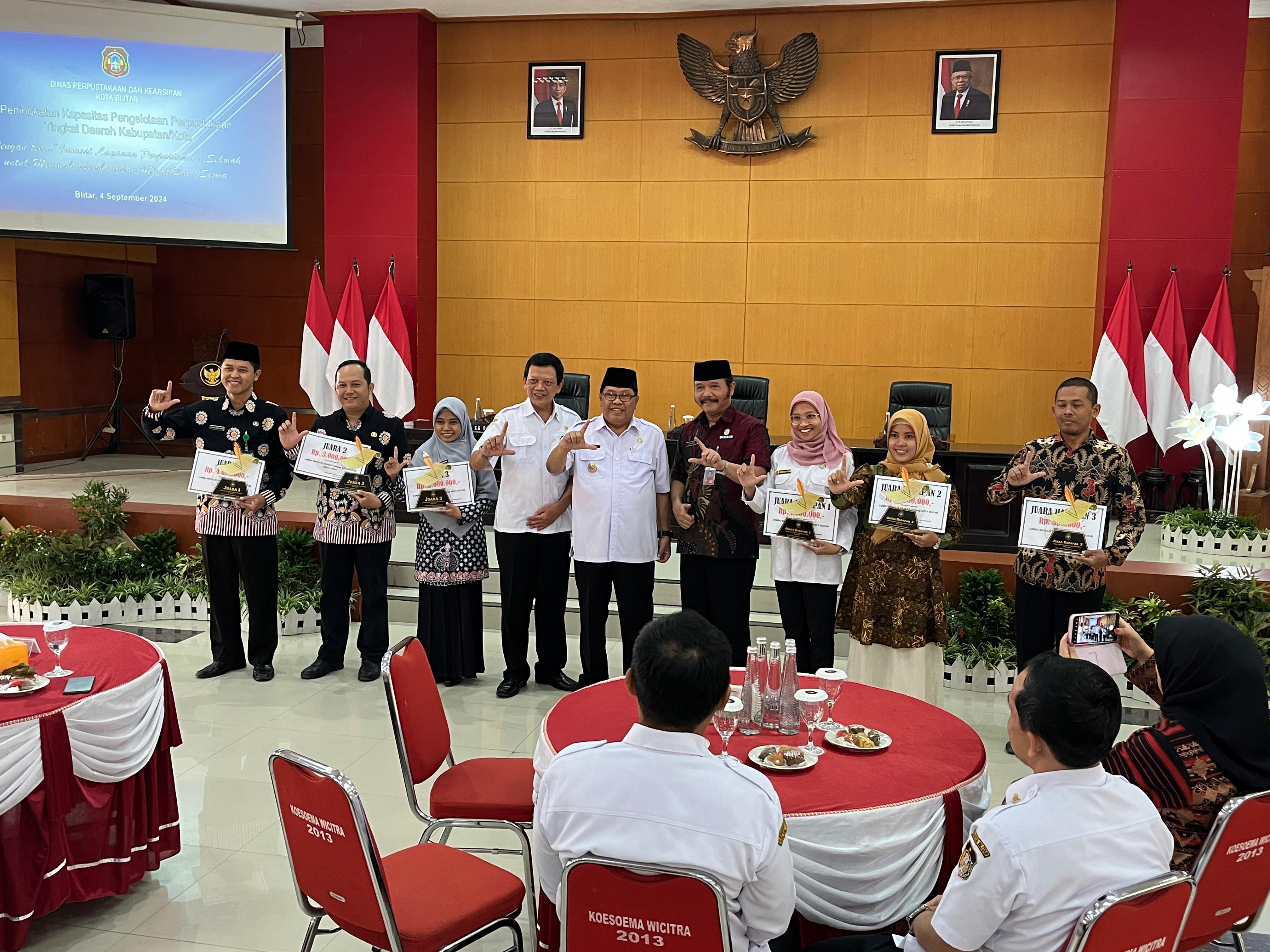  Untuk Mendorong Minat Baca Siswa, Pemerintah Kota Blitar Tingkatkan Mutu Perpustakaan Sekolah 1